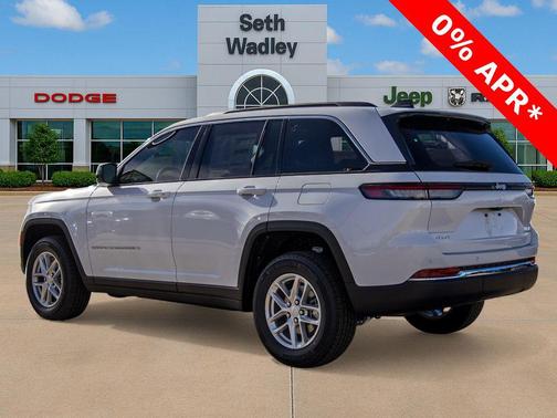 Bright White Clearcoat 2025 Jeep Grand Cherokee Laredo