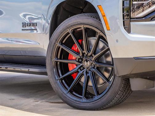 2025 Chevrolet Suburban RST