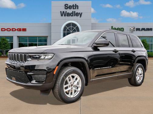 Diamond Black Crystal Pearlcoat 2026 Jeep Grand Cherokee Altitude
