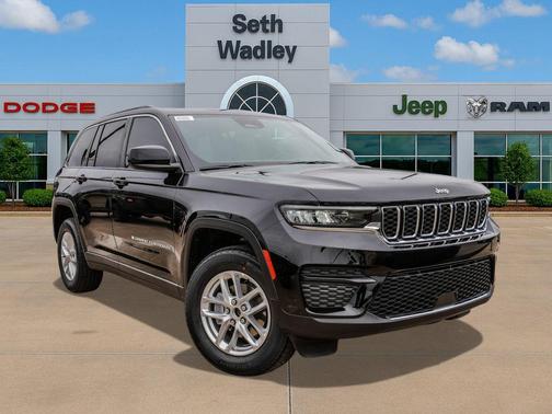 Diamond Black Crystal Pearlcoat 2026 Jeep Grand Cherokee Altitude