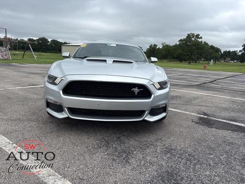 2016 Ford Mustang V6