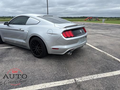 2016 Ford Mustang V6