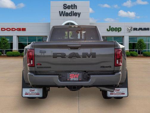 Ceramic Gray Clearcoat 2026 RAM 3500 Laramie Crew Cab 4x4 8' Box