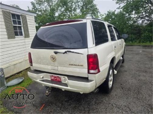 2002 Cadillac Escalade Base