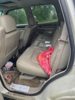 2002 Cadillac Escalade Base