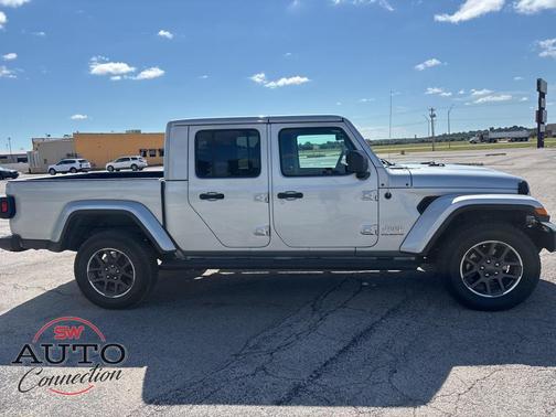 2023 Jeep Gladiator Overland