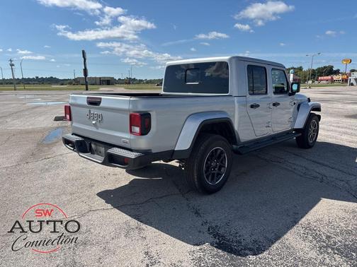 2023 Jeep Gladiator Overland