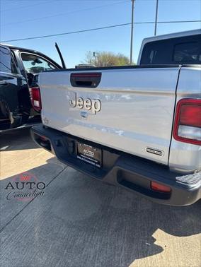 2023 Jeep Gladiator Overland