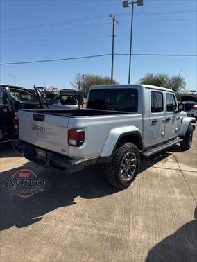 2023 Jeep Gladiator Overland