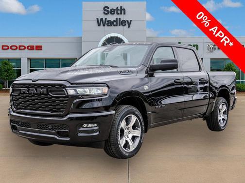 Diamond Black Crystal Pearlcoat 2026 RAM 1500 Express