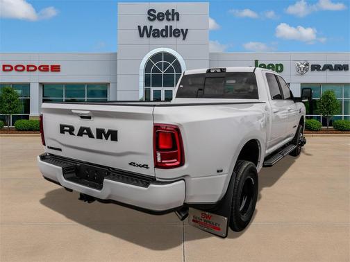 2026 RAM 3500 Laramie Crew Cab 4x4 8' Box