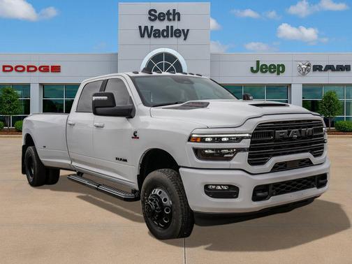 Bright White Clearcoat 2026 RAM 3500 Laramie Crew Cab 4x4 8' Box
