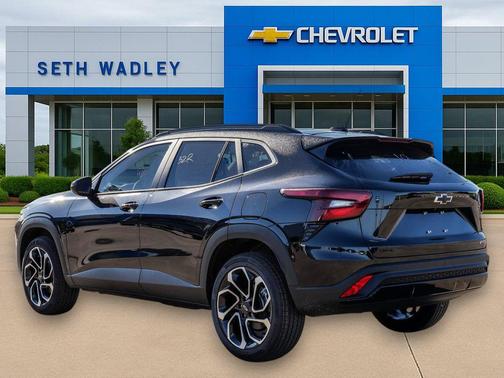 Mosaic Black Metallic 2026 Chevrolet Trax FWD 2RS