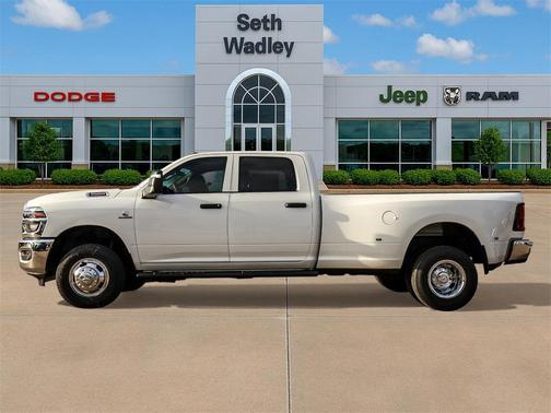 2026 RAM 3500 Tradesman Crew Cab 4x4 8' Box