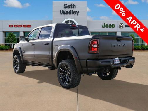 Diamond Black Crystal Pearlcoat 2026 RAM 1500 Big Horn/Lone Star
