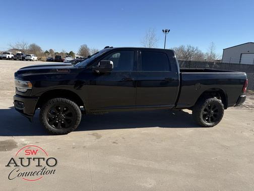 2022 RAM 2500 Big Horn Crew Cab 4x4 6'4' Box