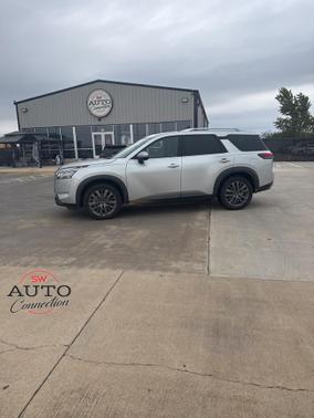 2022 Nissan Pathfinder SL 4WD
