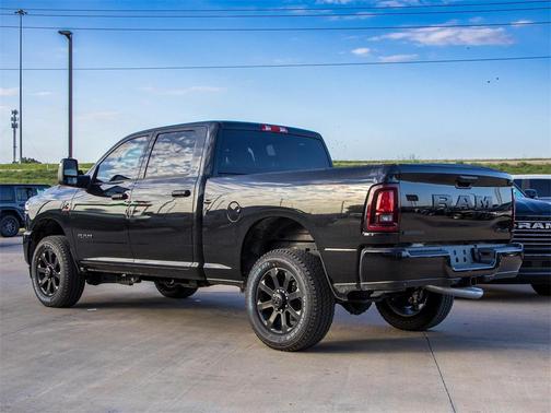 2025 RAM 2500 Big Horn Crew Cab 4x4 6'4' Box