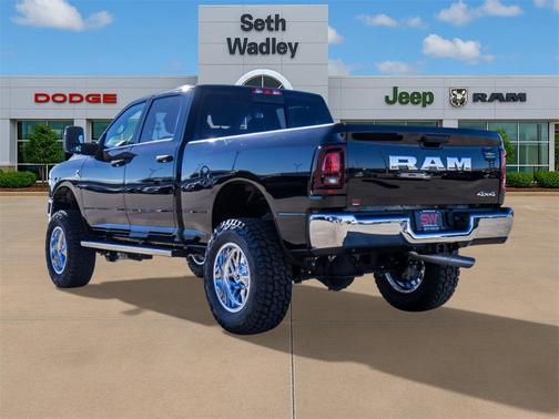 2025 RAM 2500 Tradesman Crew Cab 4x4 6'4' Box