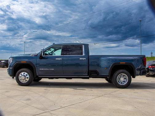 2025 GMC Sierra 3500 Denali