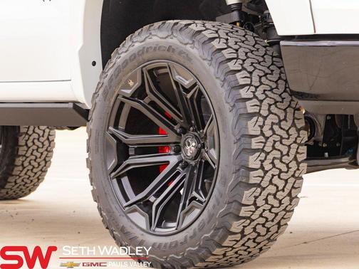 Summit White 2025 Chevrolet Silverado 1500 LT Trail Boss