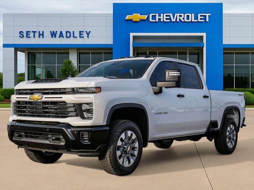 Summit White 2026 Chevrolet Silverado 2500 Custom