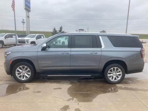 Photo 1 of 10 of 2021 Chevrolet Suburban Premier
