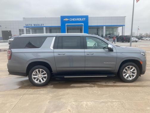 Photo 5 of 10 of 2021 Chevrolet Suburban Premier