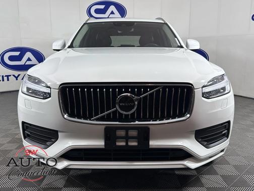 2022 Volvo XC90 T5 Momentum