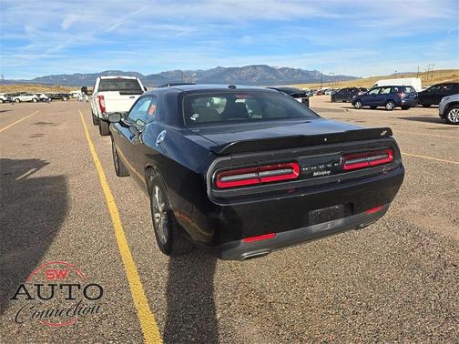 2021 Dodge Challenger SXT