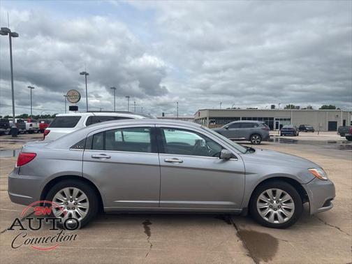 2013 Chrysler 200 LX