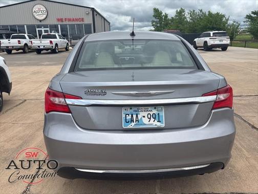 2013 Chrysler 200 LX