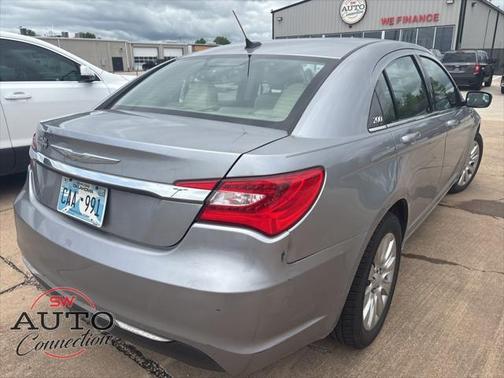 2013 Chrysler 200 LX
