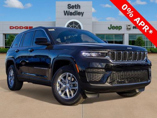 Diamond Black Crystal Pearlcoat 2025 Jeep Grand Cherokee Laredo