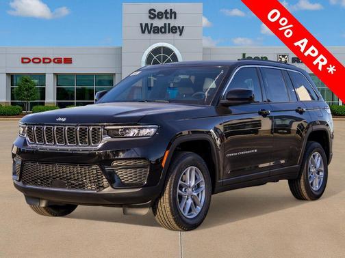 Diamond Black Crystal Pearlcoat 2025 Jeep Grand Cherokee Laredo