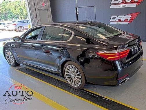 2017 Kia K900 Luxury 5.0L