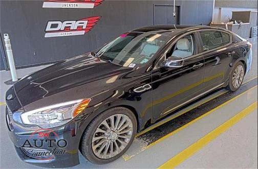 2017 Kia K900 Luxury 5.0L