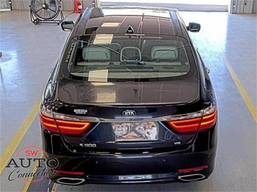 2017 Kia K900 Luxury 5.0L