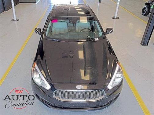 2017 Kia K900 Luxury 5.0L