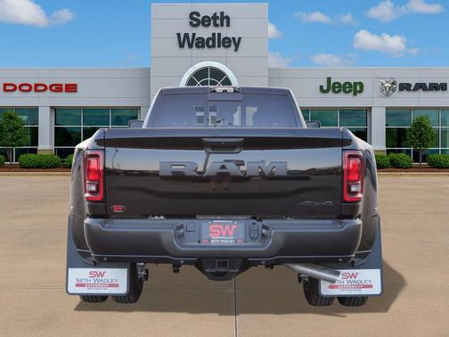 Diamond Black Crystal Pearlcoat 2026 RAM 3500 Tradesman Crew Cab 4x4 8' Box