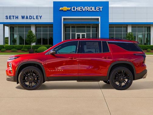 Radiant Red Tintcoat 2026 Chevrolet Traverse LT