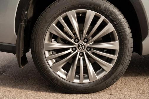 2021 Toyota Highlander Hybrid Platinum