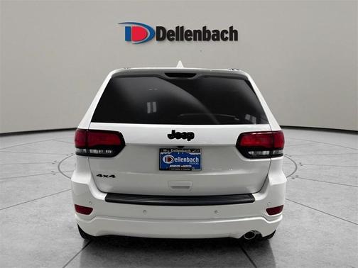 2022 Jeep Grand Cherokee Laredo