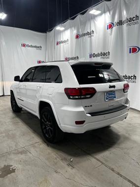 2022 Jeep Grand Cherokee Laredo