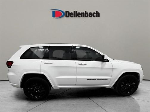 2022 Jeep Grand Cherokee Laredo