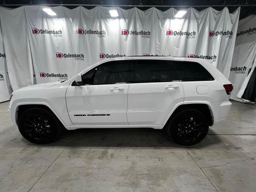 2022 Jeep Grand Cherokee Laredo