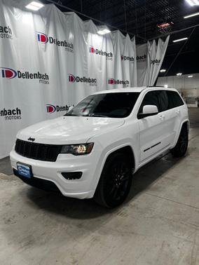2022 Jeep Grand Cherokee Laredo