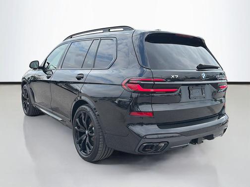 2025 BMW X7 M60i