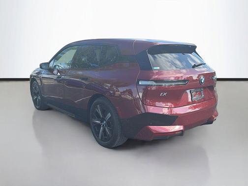 2025 BMW iX xDrive50