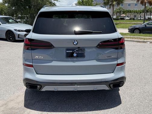 Brooklyn Grey Metallic 2026 BMW X5 xDrive40i